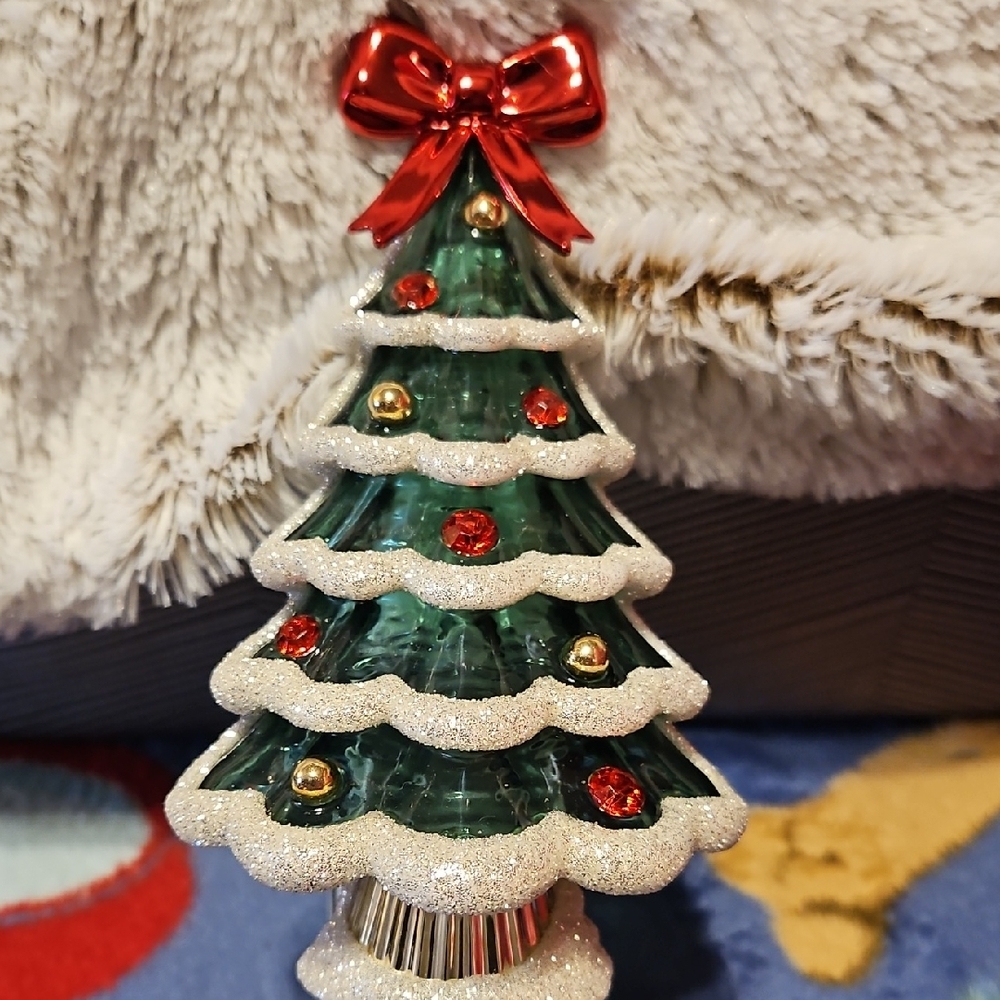 Bath & Body Works Glittering Green and Red Holiday Tree